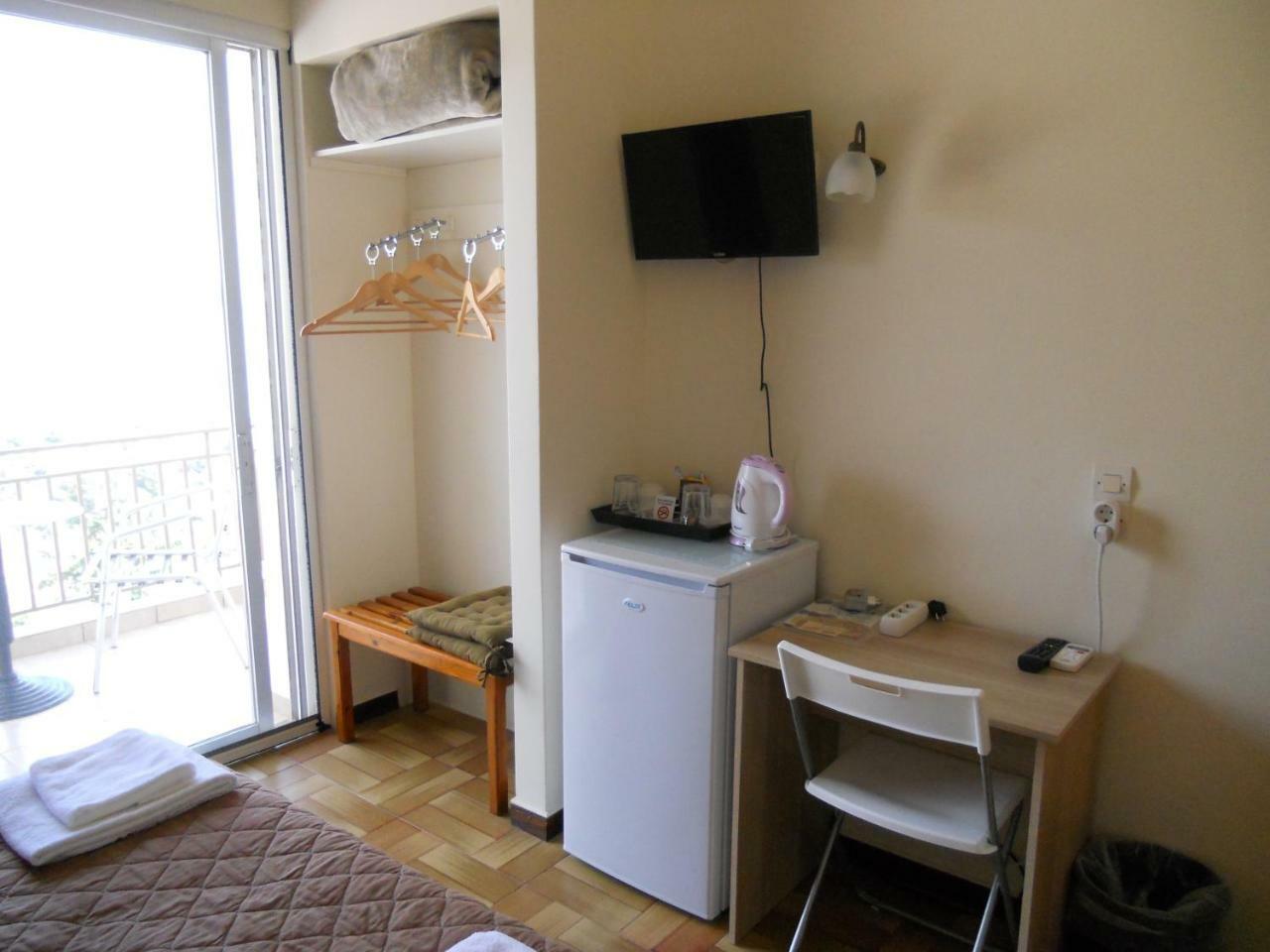 Hotel Milton Mavrovoúnion Zewnętrze zdjęcie
